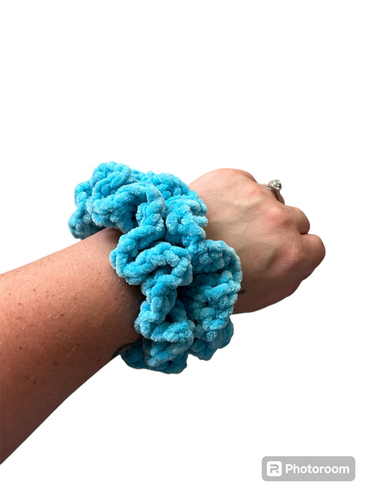 2 Sky Scrunchies